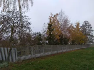 Dom jednorodzinny Cząstków pod Kłodawą z budynkami gospodarczymi